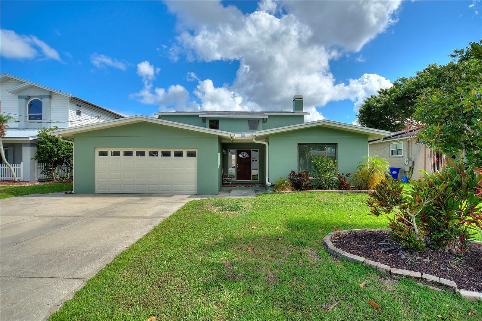 61 N CANAL DR
