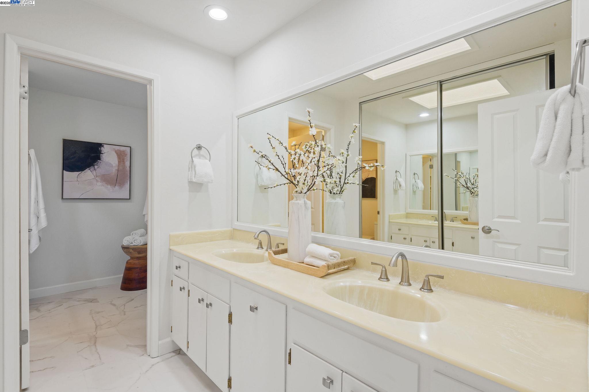 20 Mauri Ct