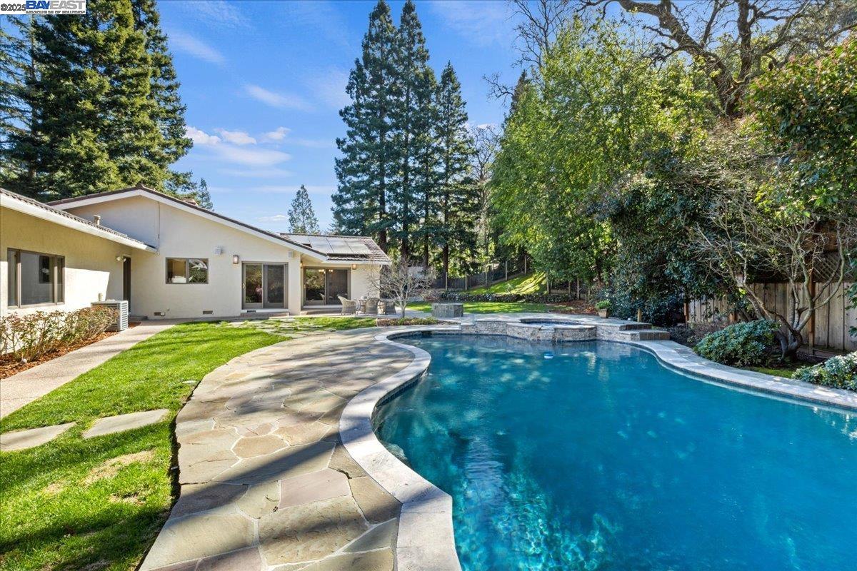 20 Mauri Ct