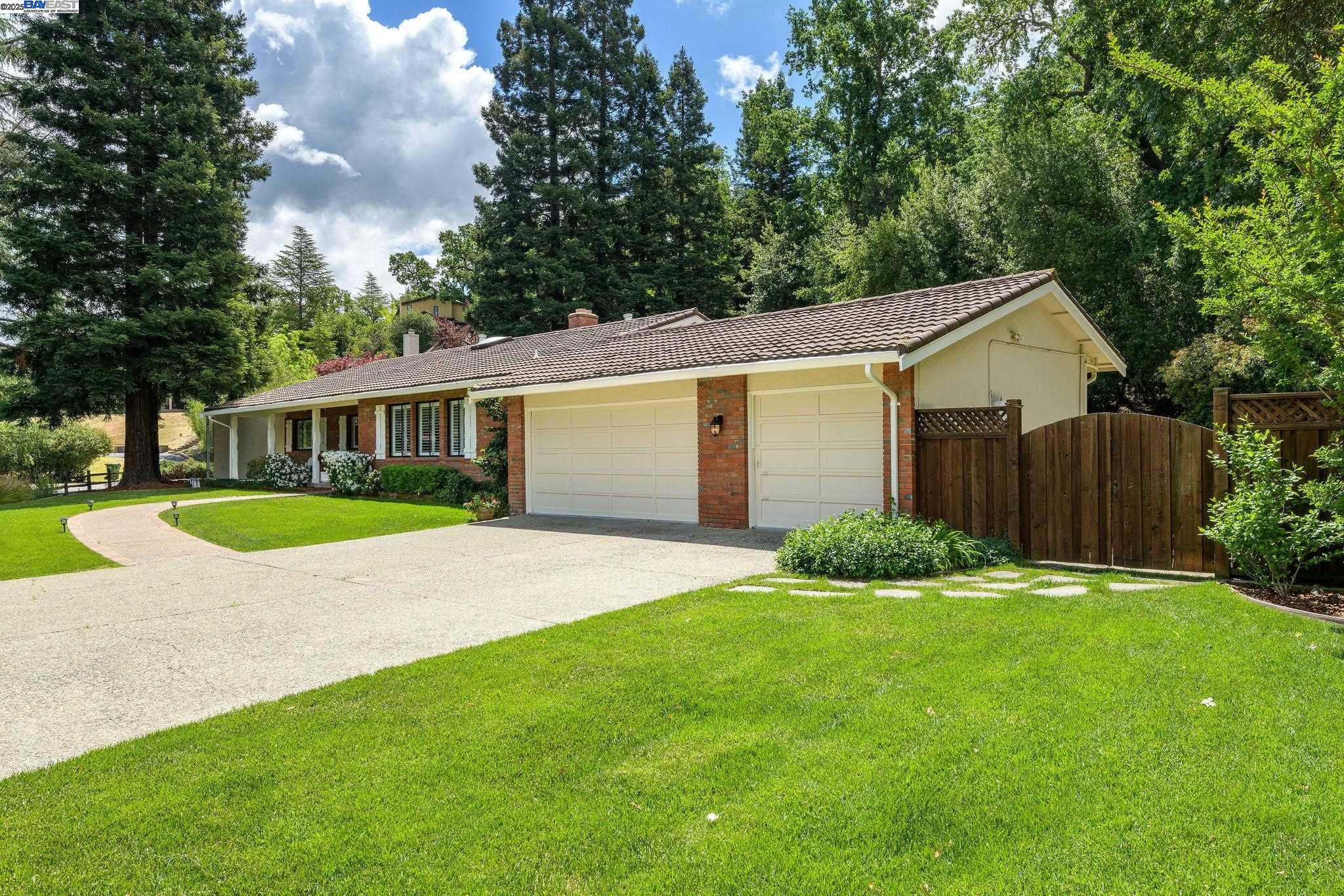 20 Mauri Ct