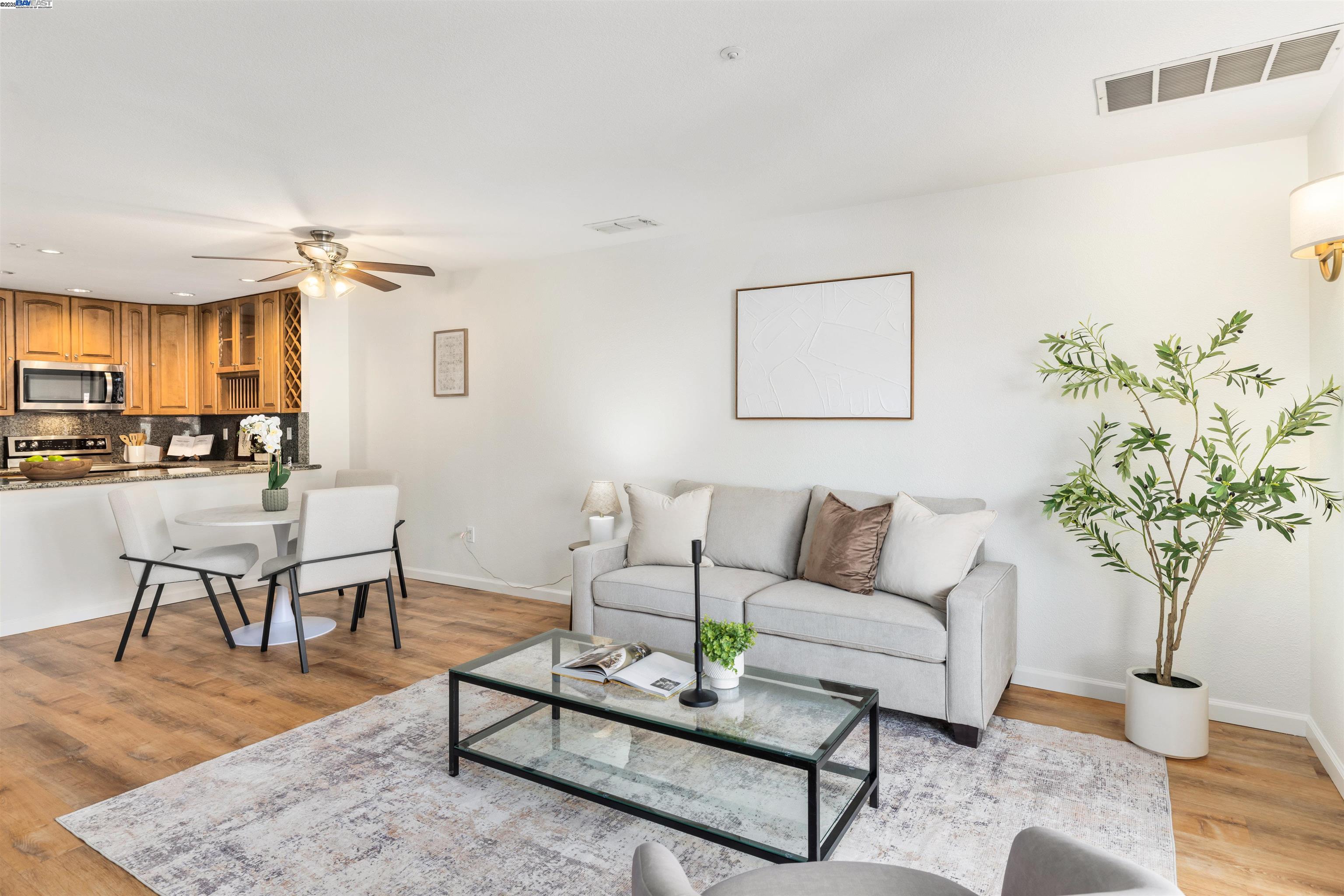 1312 S Villa
