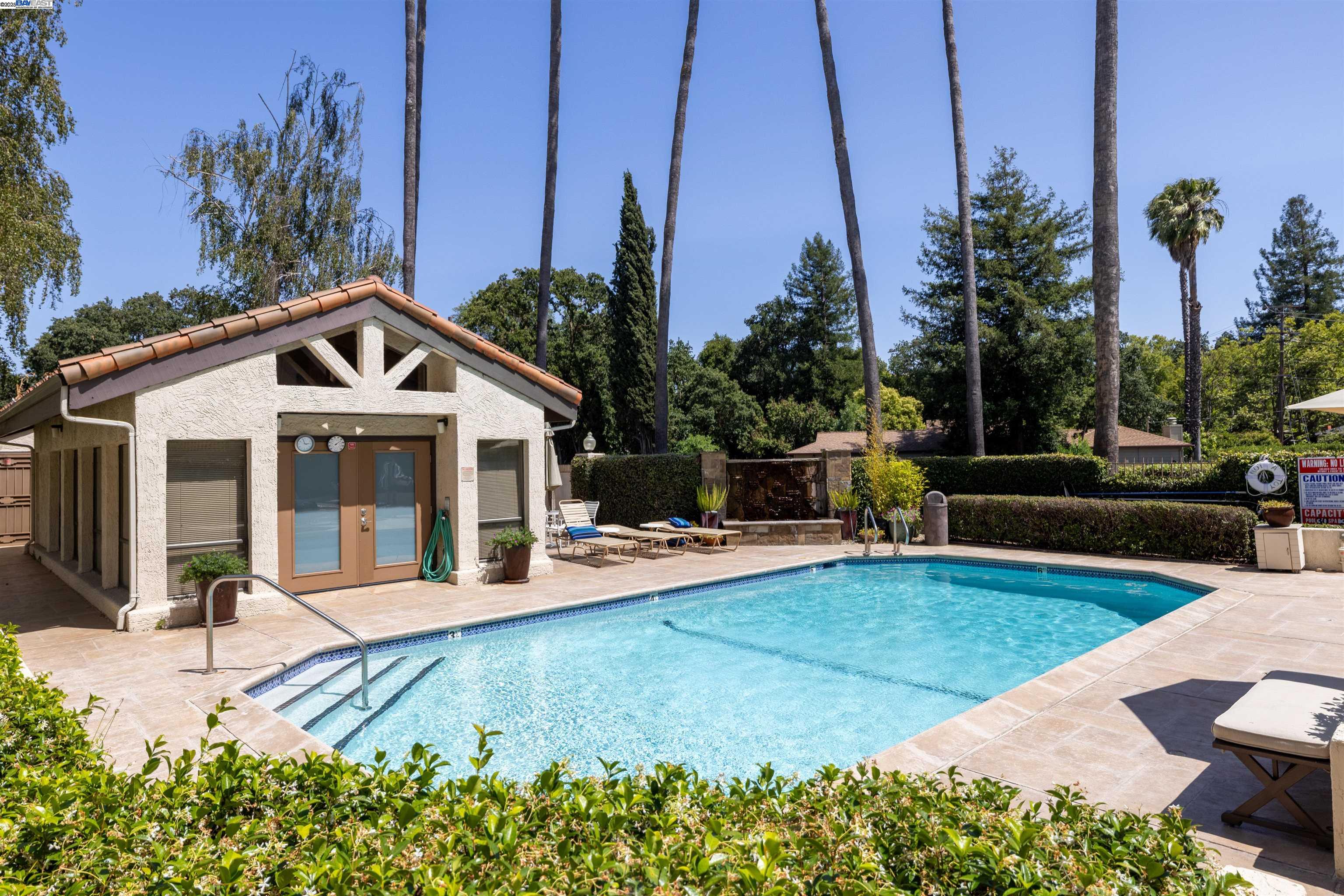 1312 S Villa