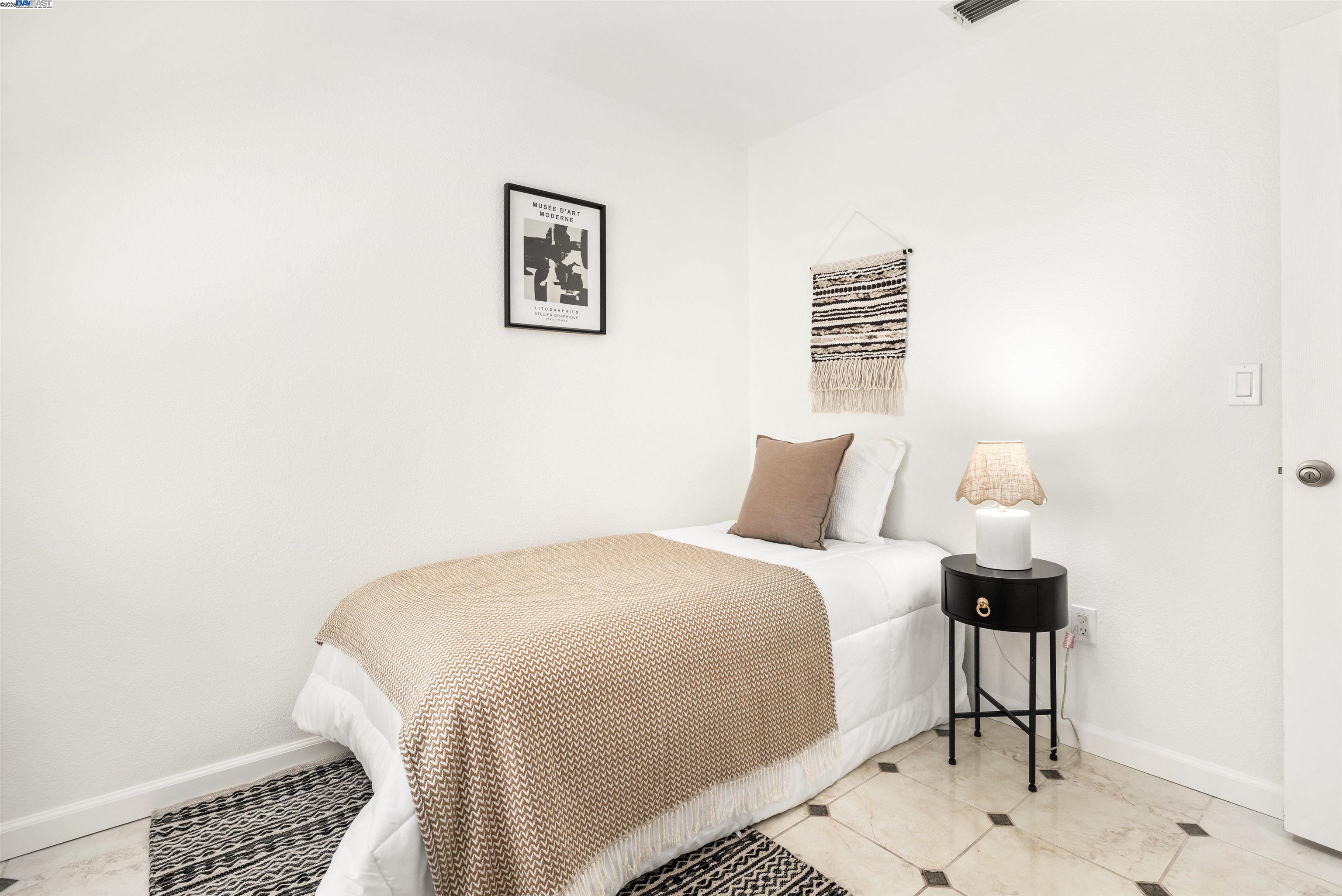 1312 S Villa