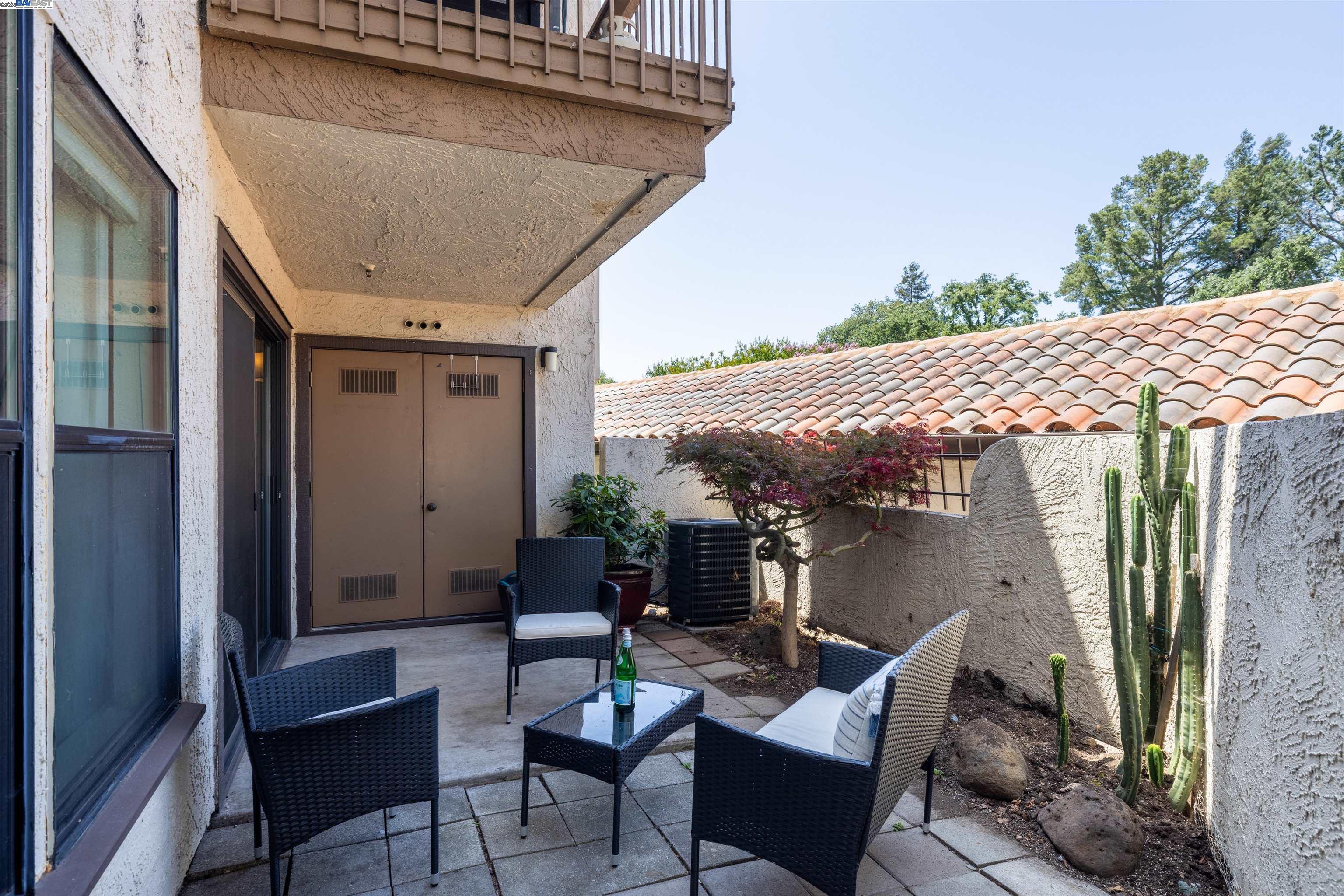 1312 S Villa
