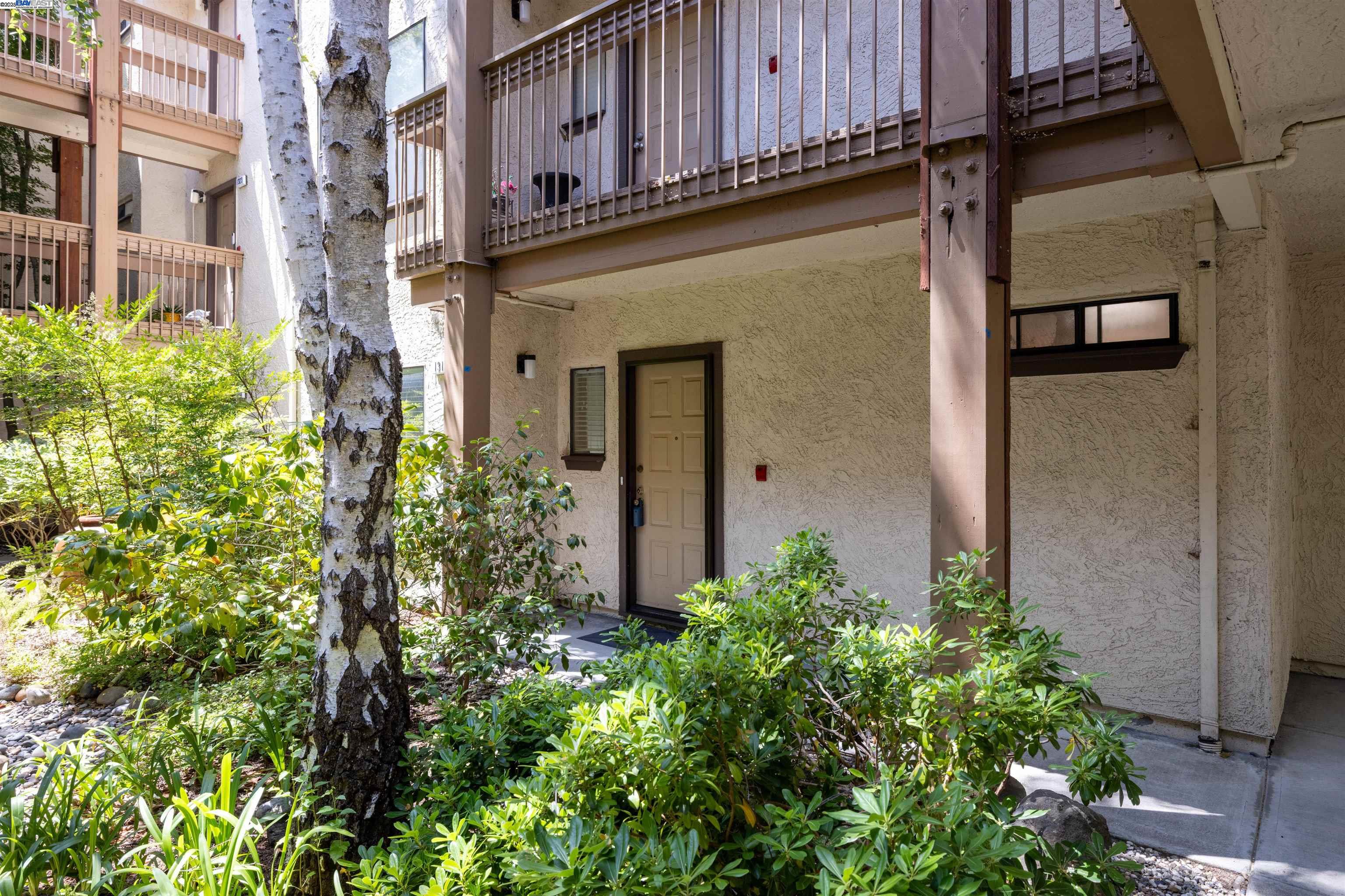 1312 S Villa