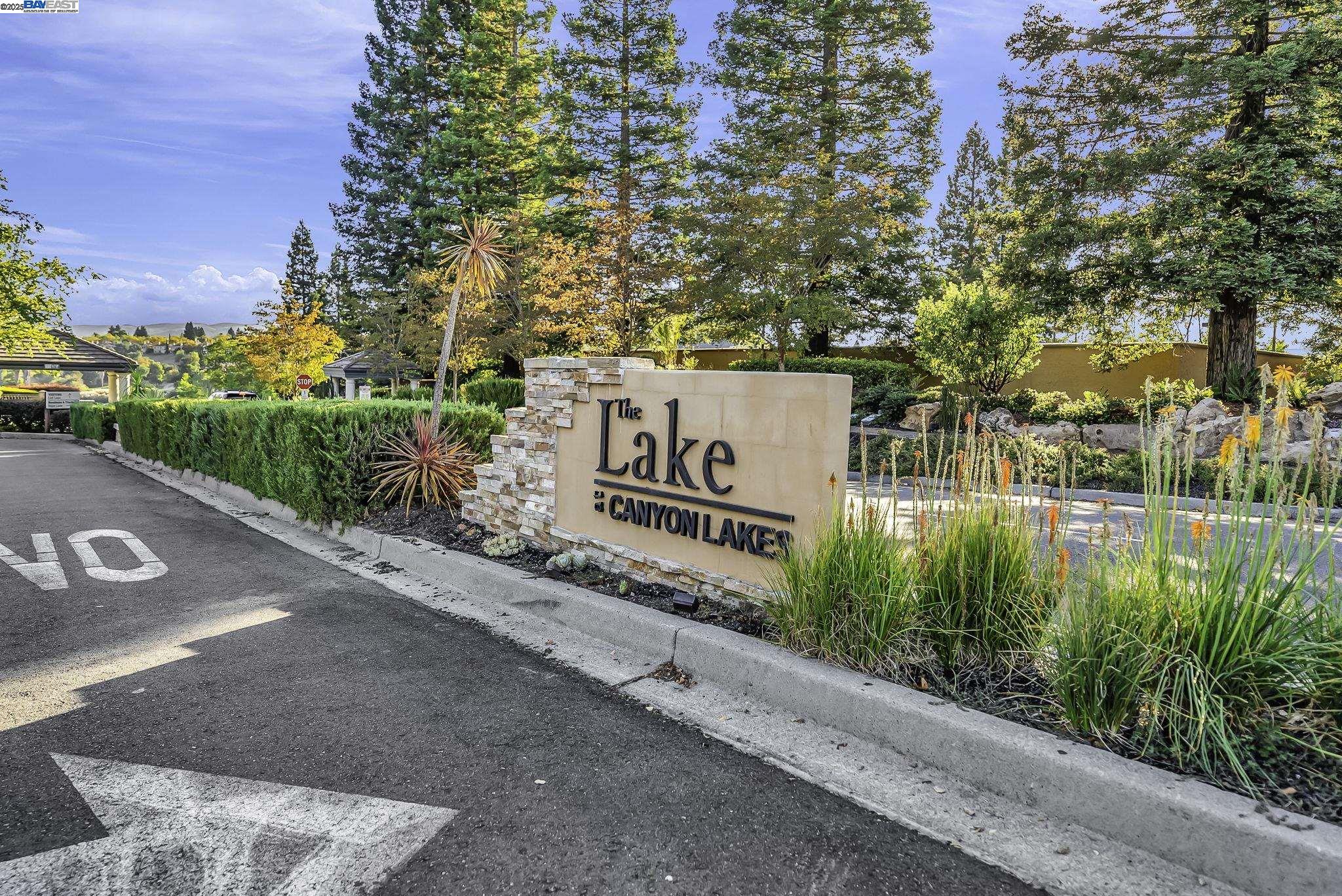 33 Lakeridge Court