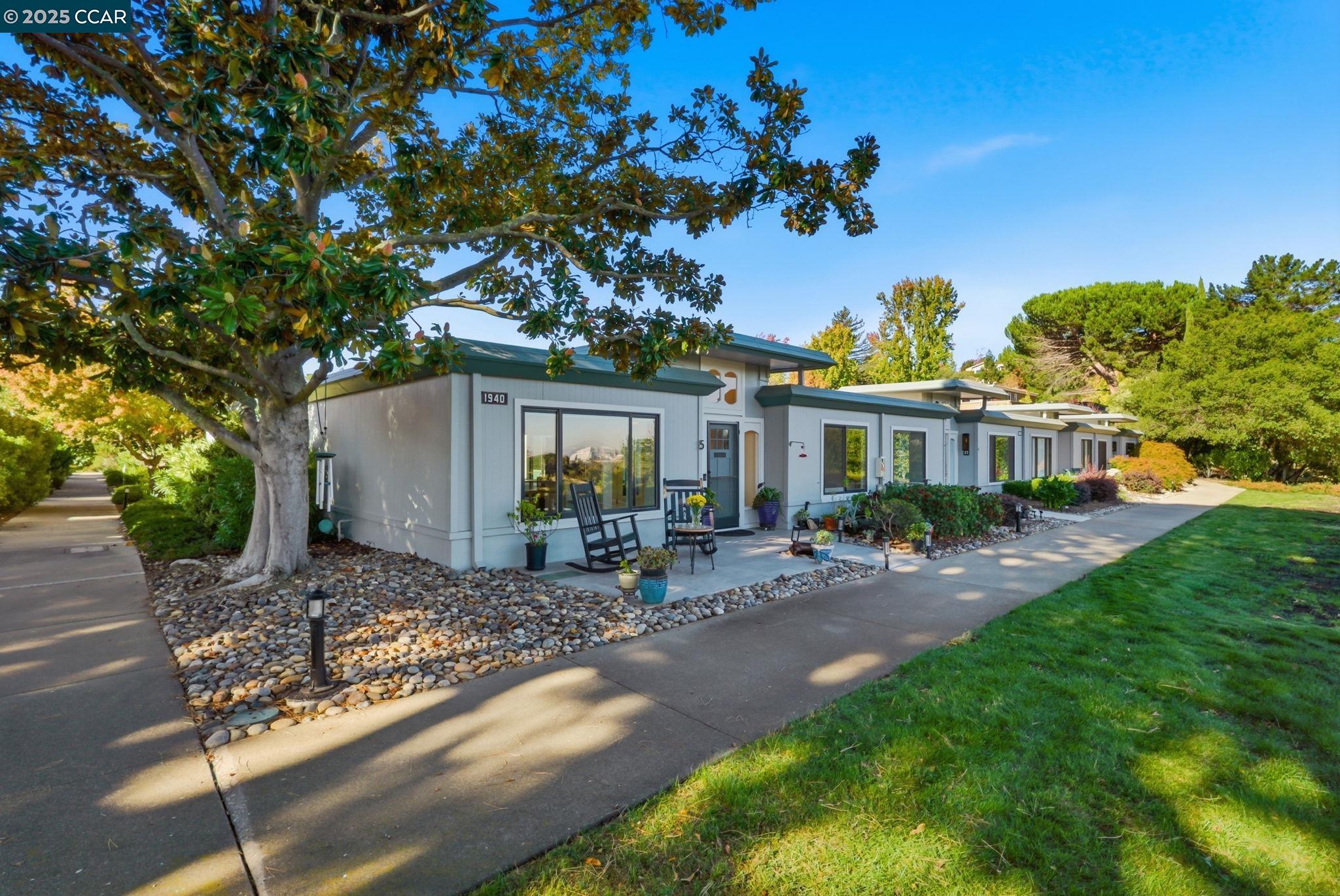 1940 Golden Rain # 5