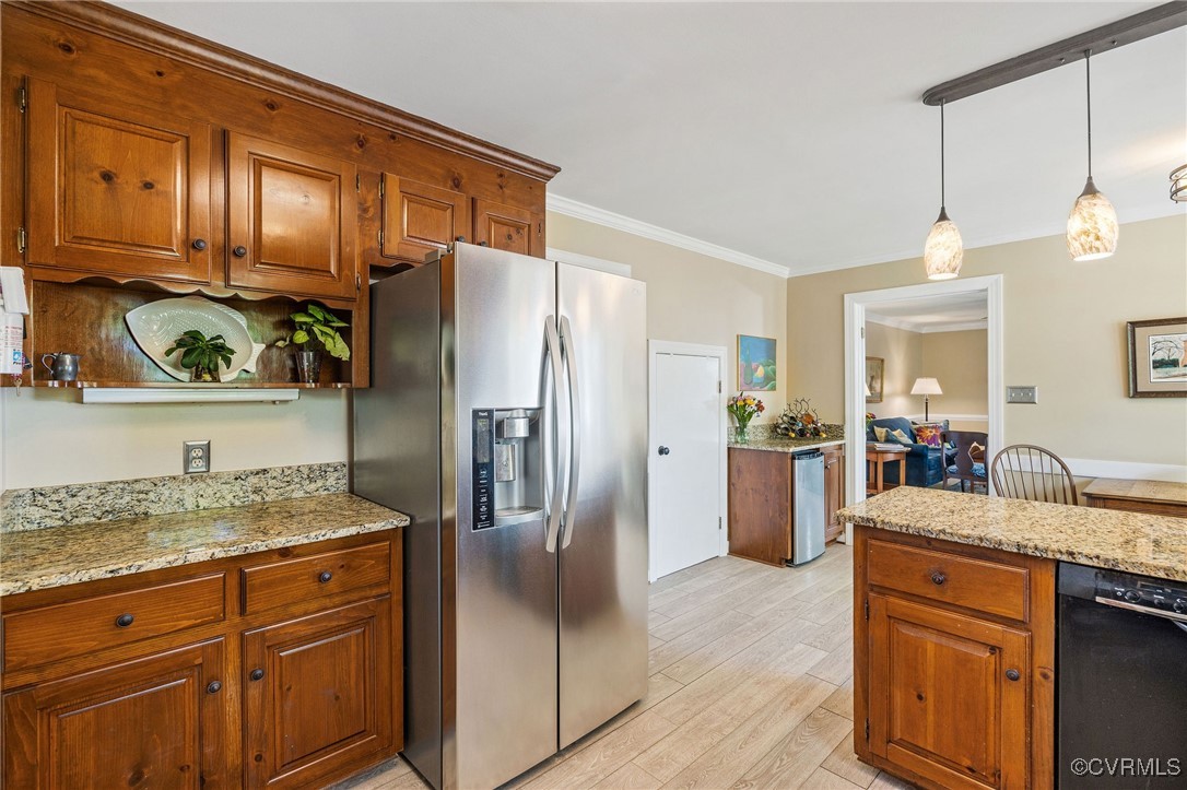 2103 Stonehollow Rd