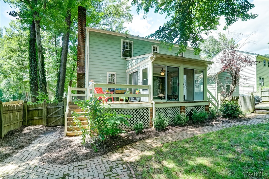 813 Spirea Rd