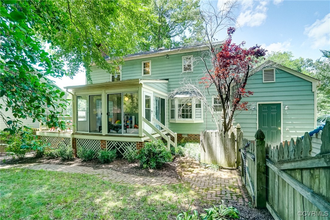 813 Spirea Rd