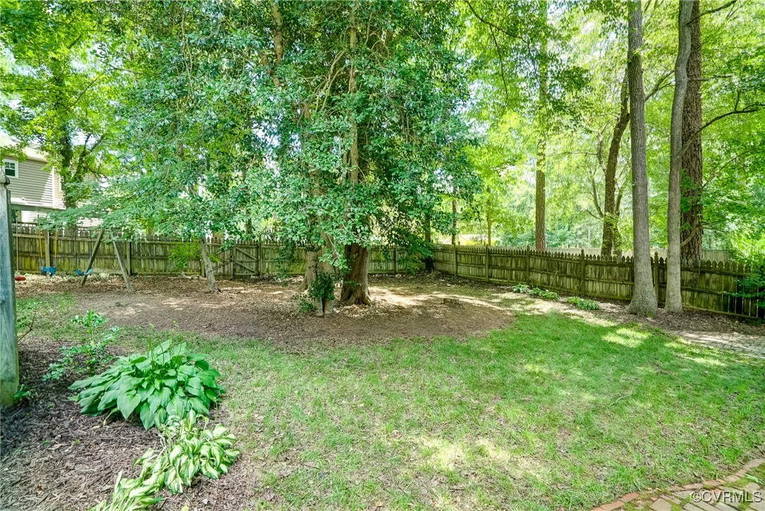 813 Spirea Rd