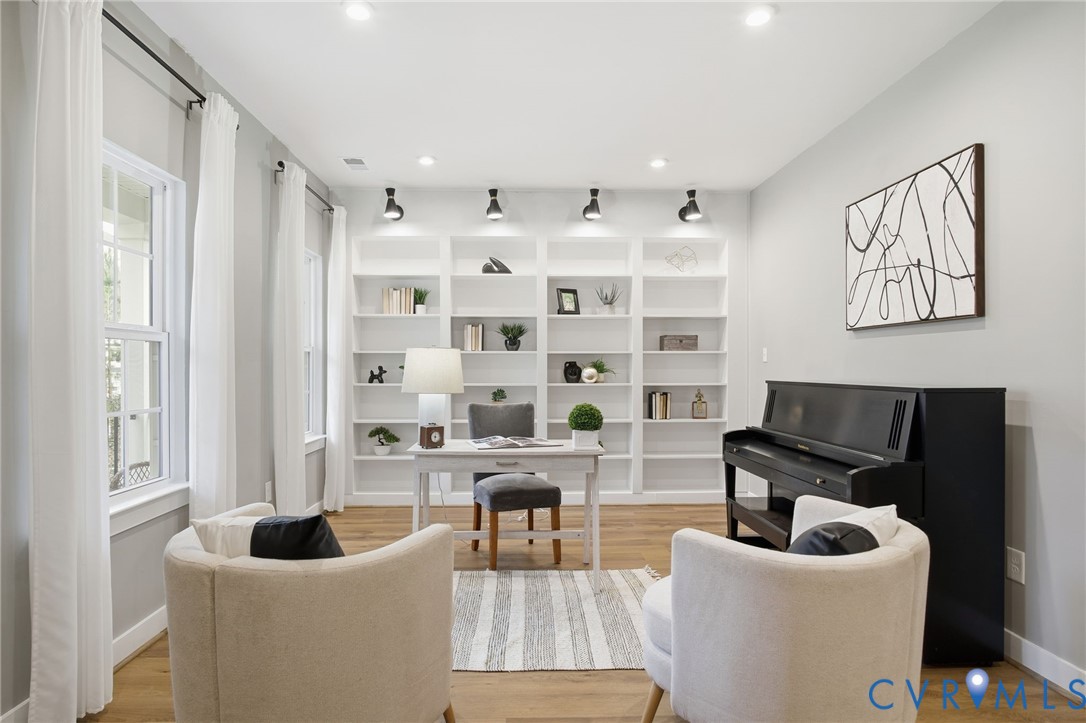 9241 Janeway Dr