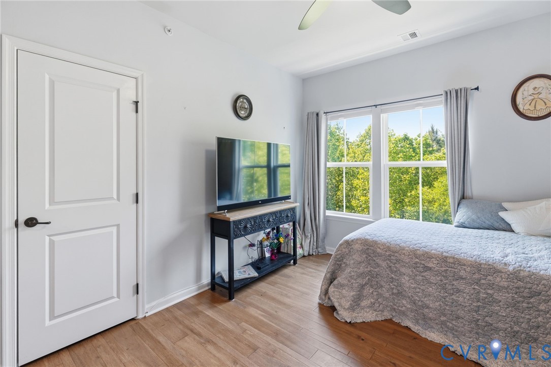 1040 Westwood Village Way Unit#402
