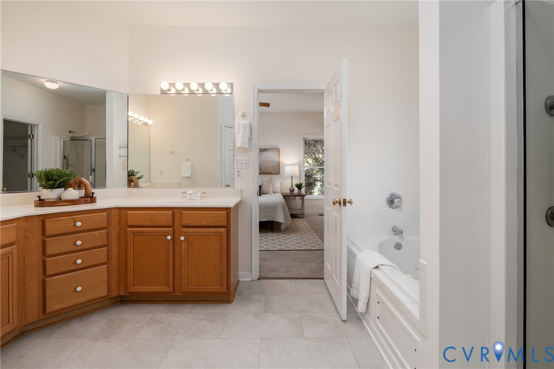 8619 Emerald Valley Cir