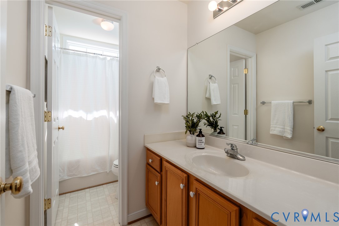 8619 Emerald Valley Cir