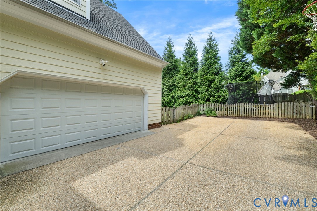 8208 Kingsdown Ct