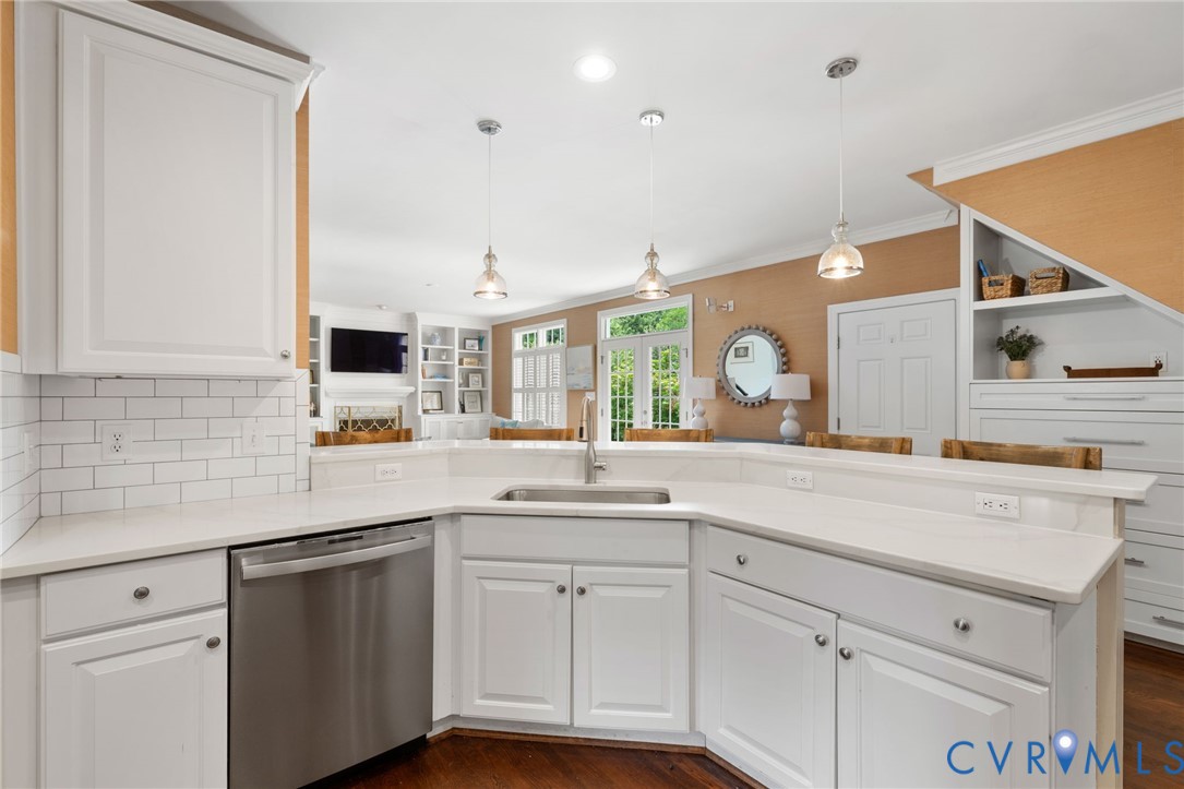 8208 Kingsdown Ct