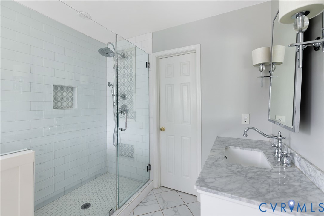 8208 Kingsdown Ct