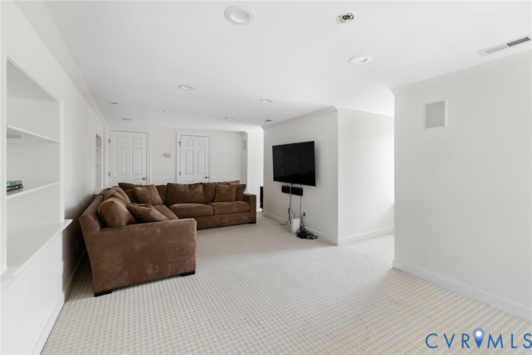 8208 Kingsdown Ct
