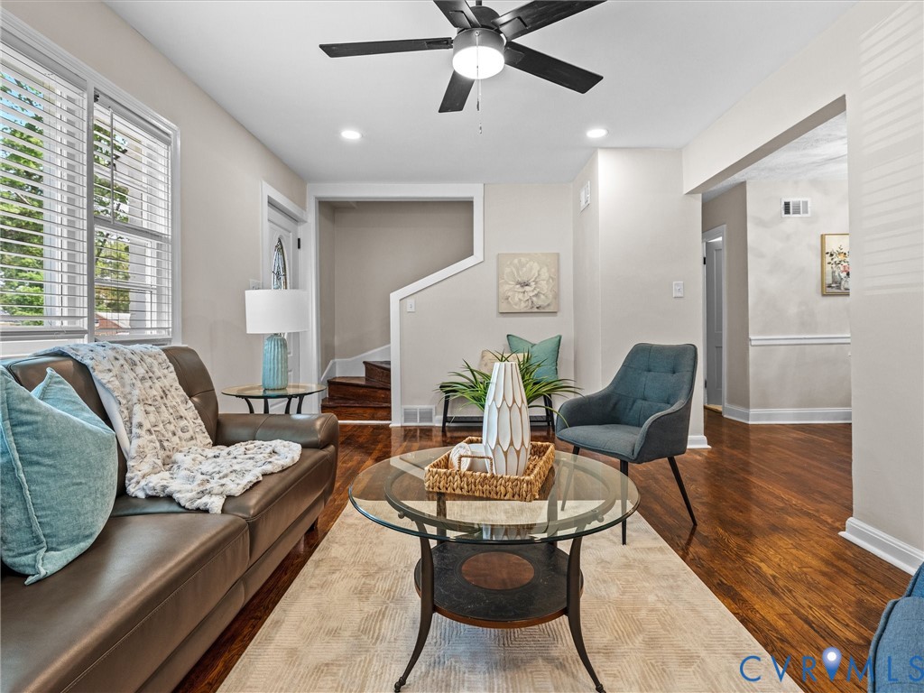 1901 W Club Ln