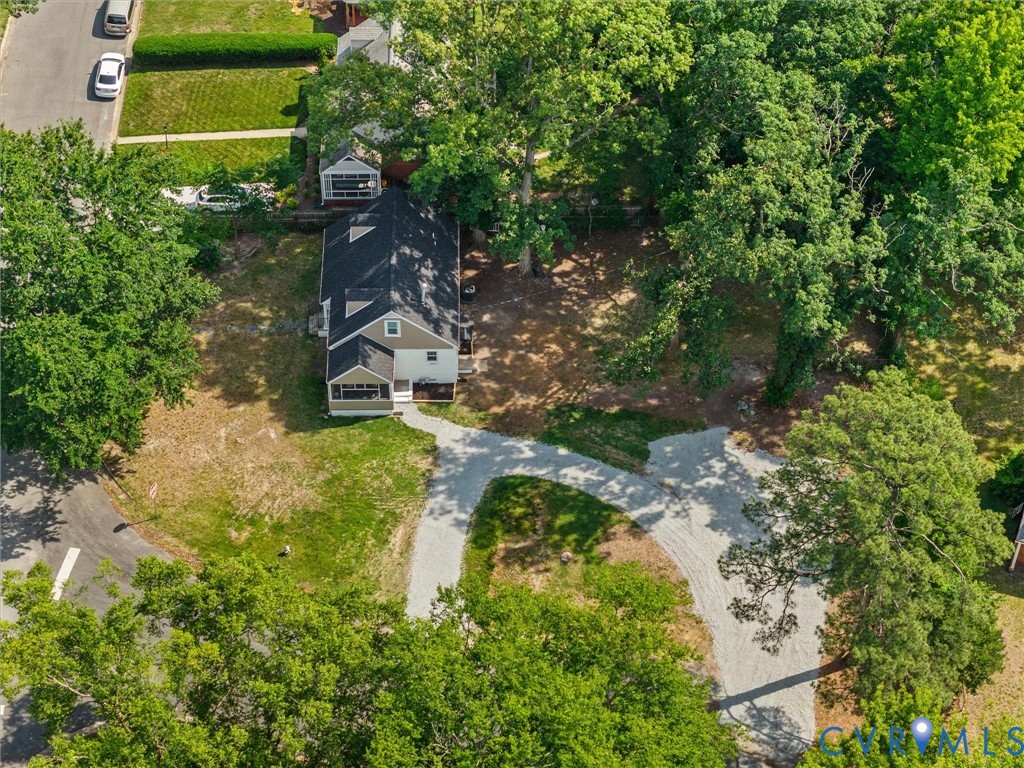 1901 W Club Ln