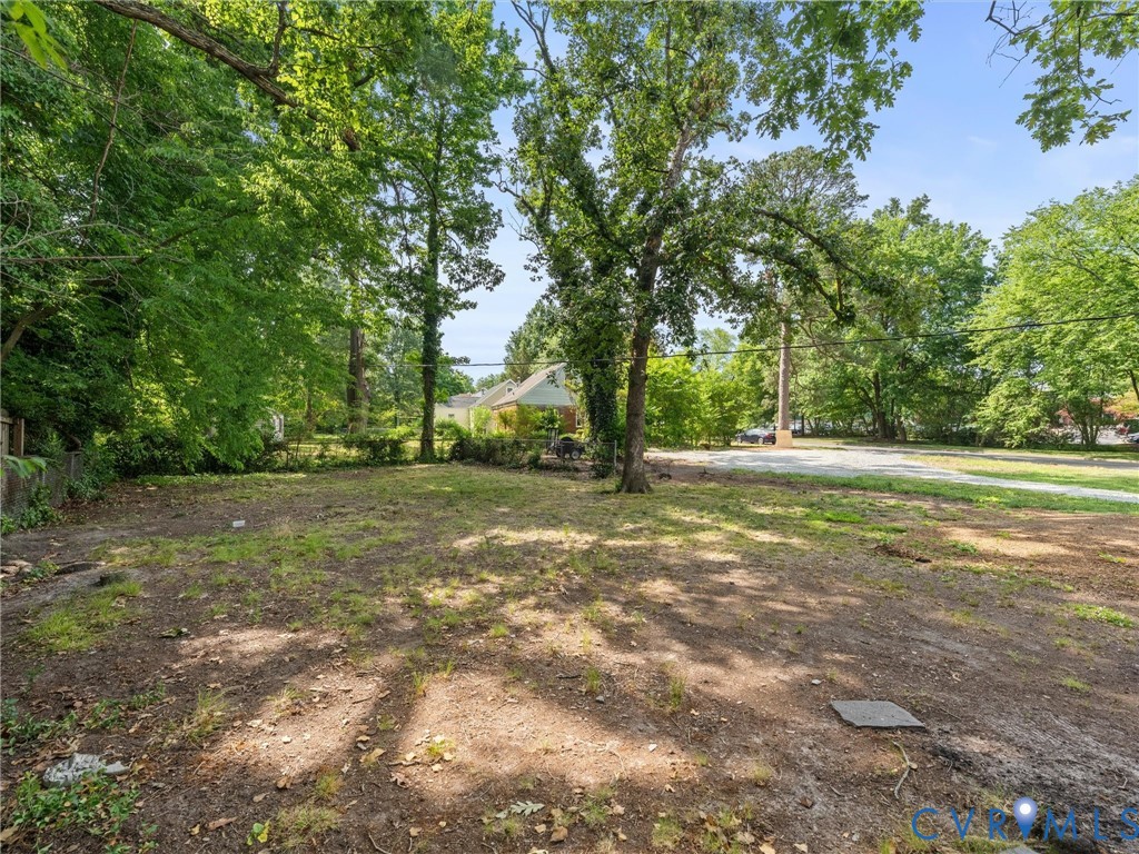 1901 W Club Ln