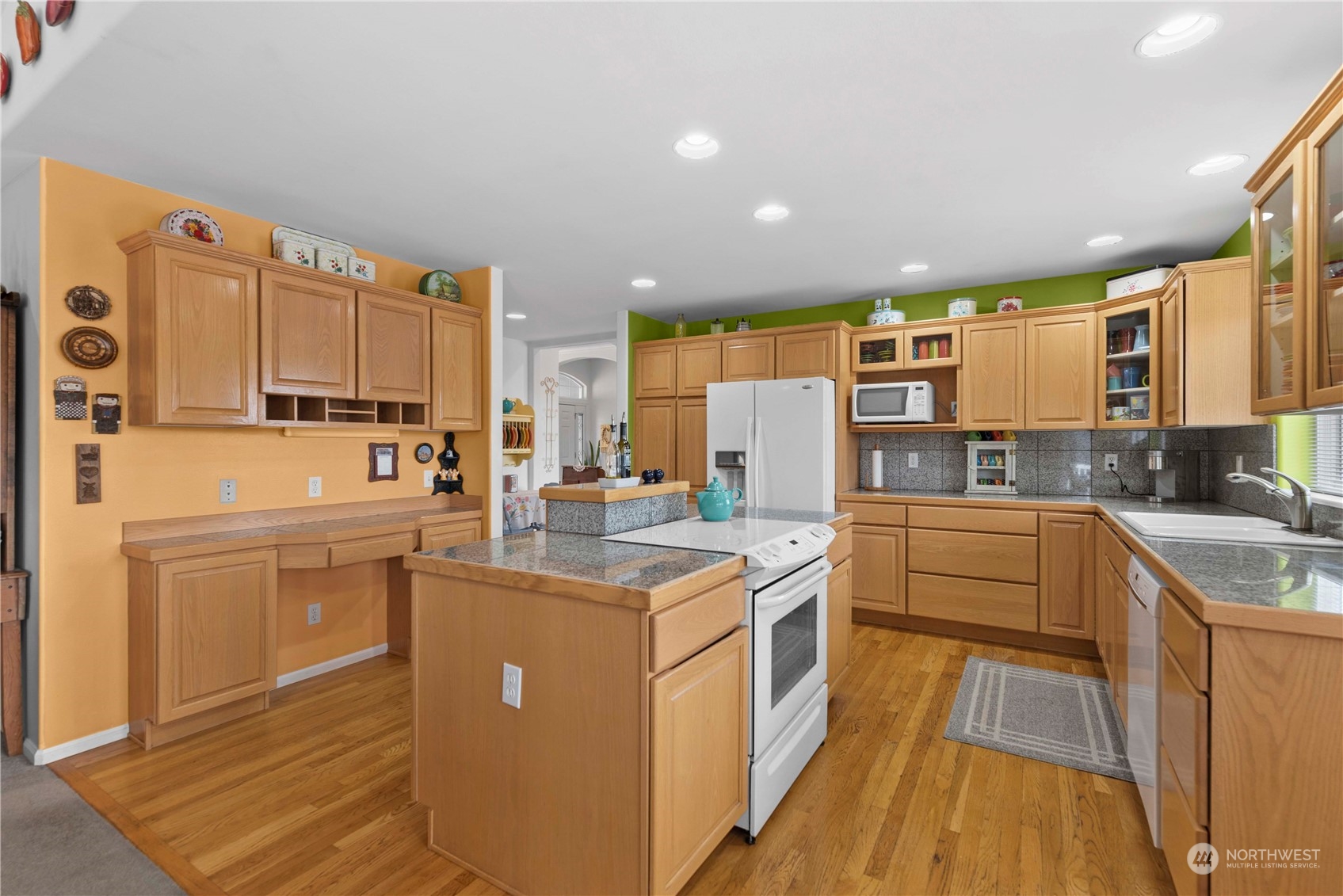 1556 Holly Ln