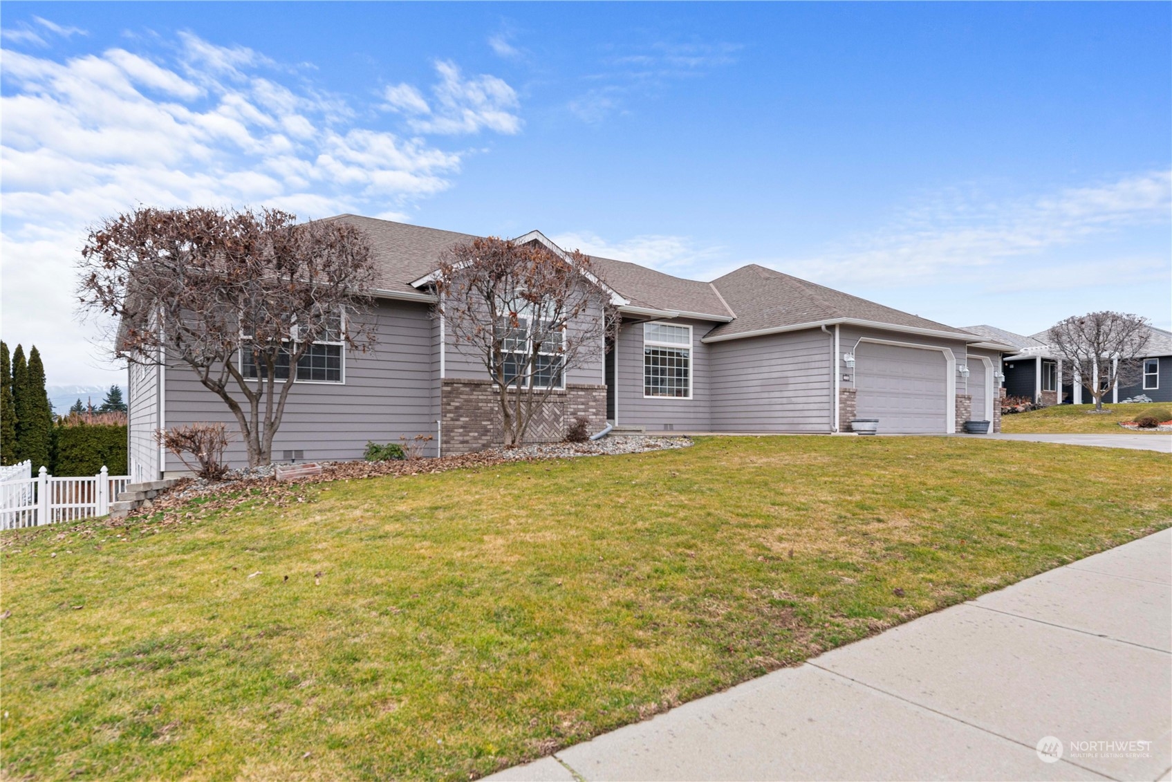 1556 Holly Ln