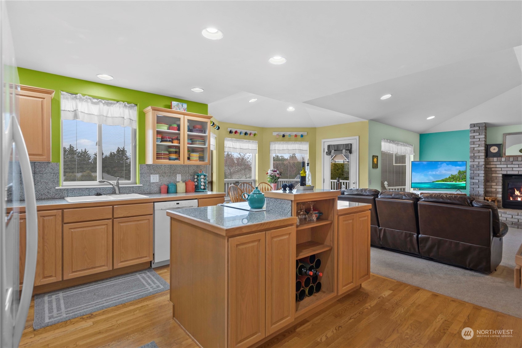 1556 Holly Ln