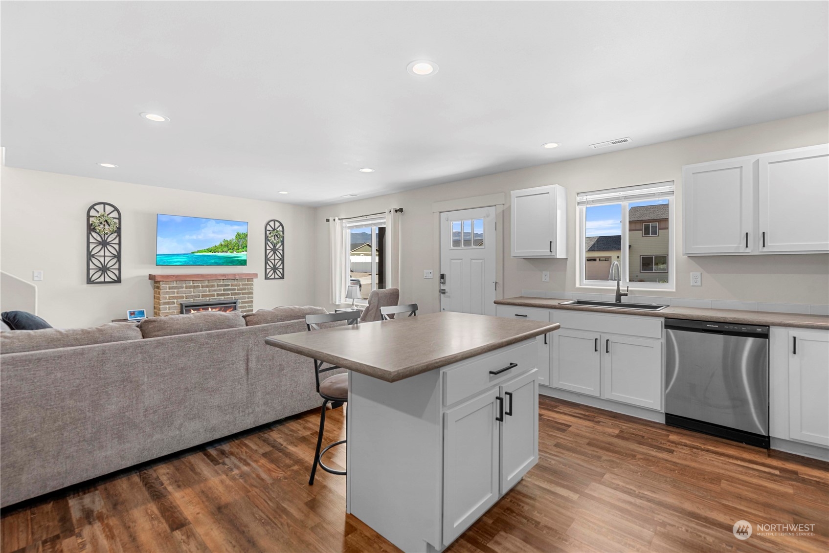 303 Margaux Loop
