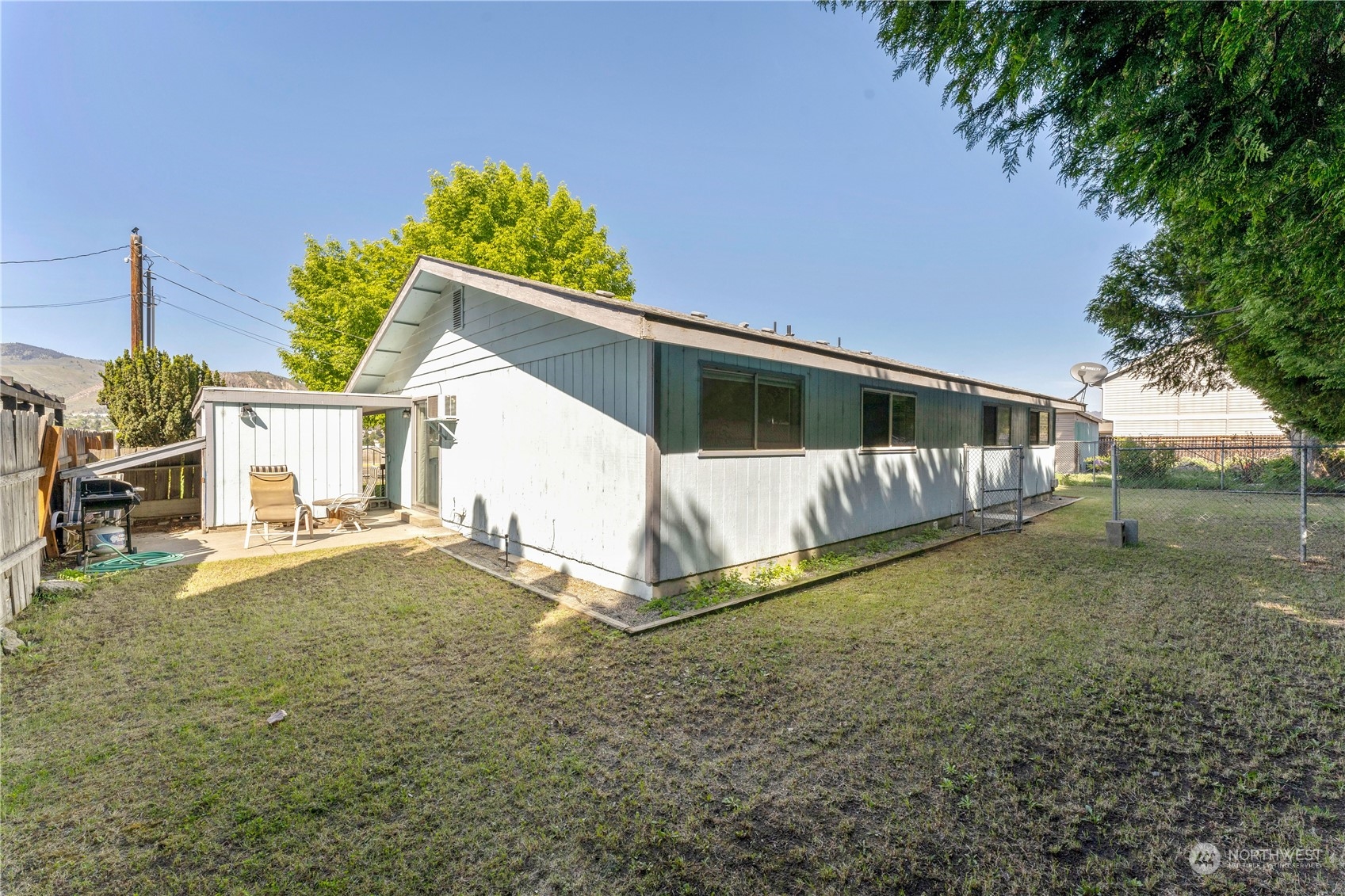 517 N Baker Ave