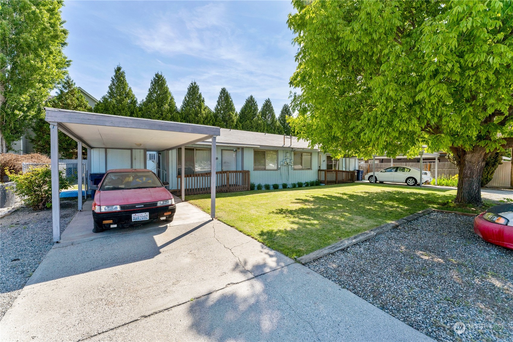 517 N Baker Ave