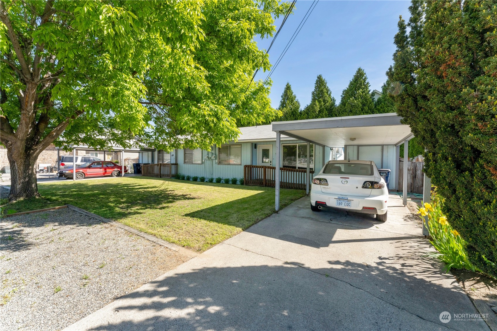 517 N Baker Ave