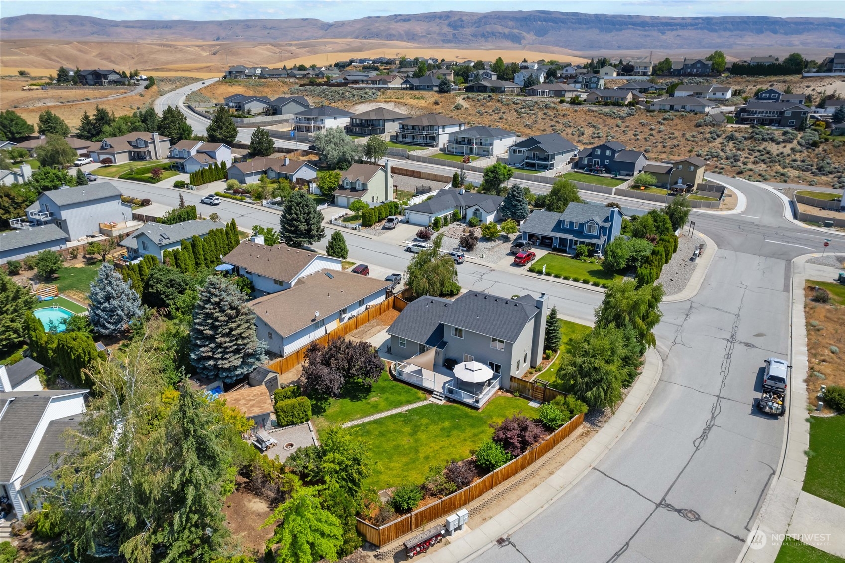2403 Highland View Drive