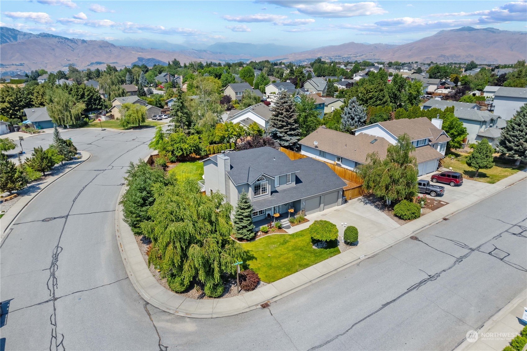 2403 Highland View Drive
