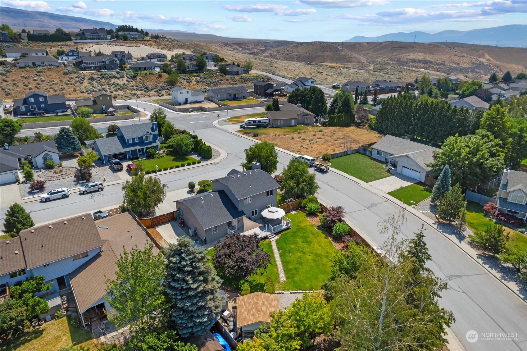 2403 Highland View Drive
