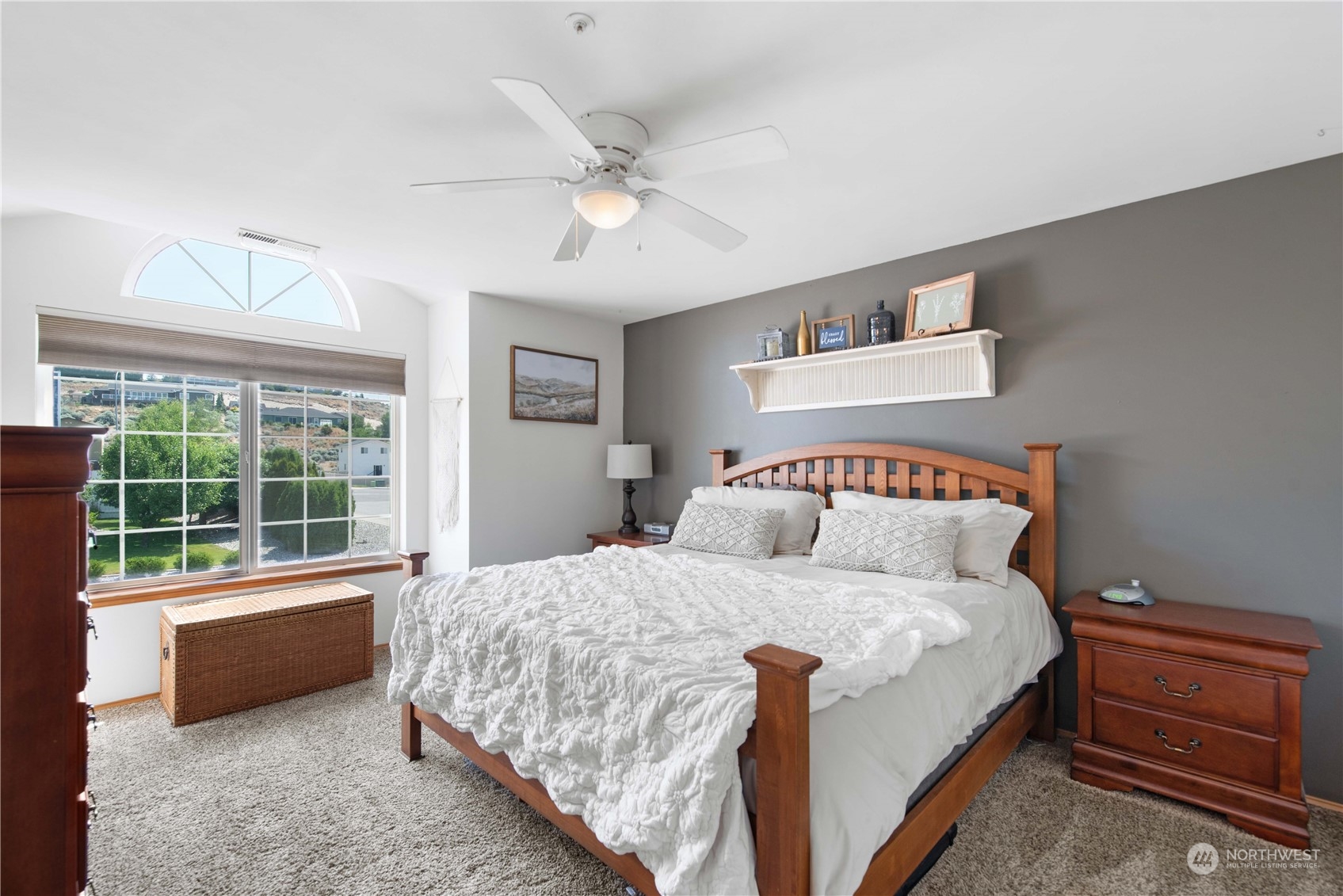 2403 Highland View Drive