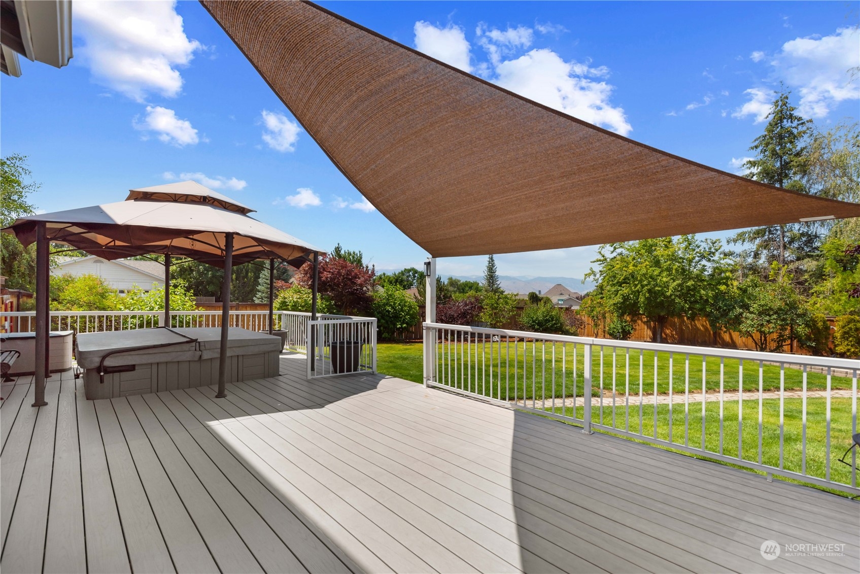 2403 Highland View Drive