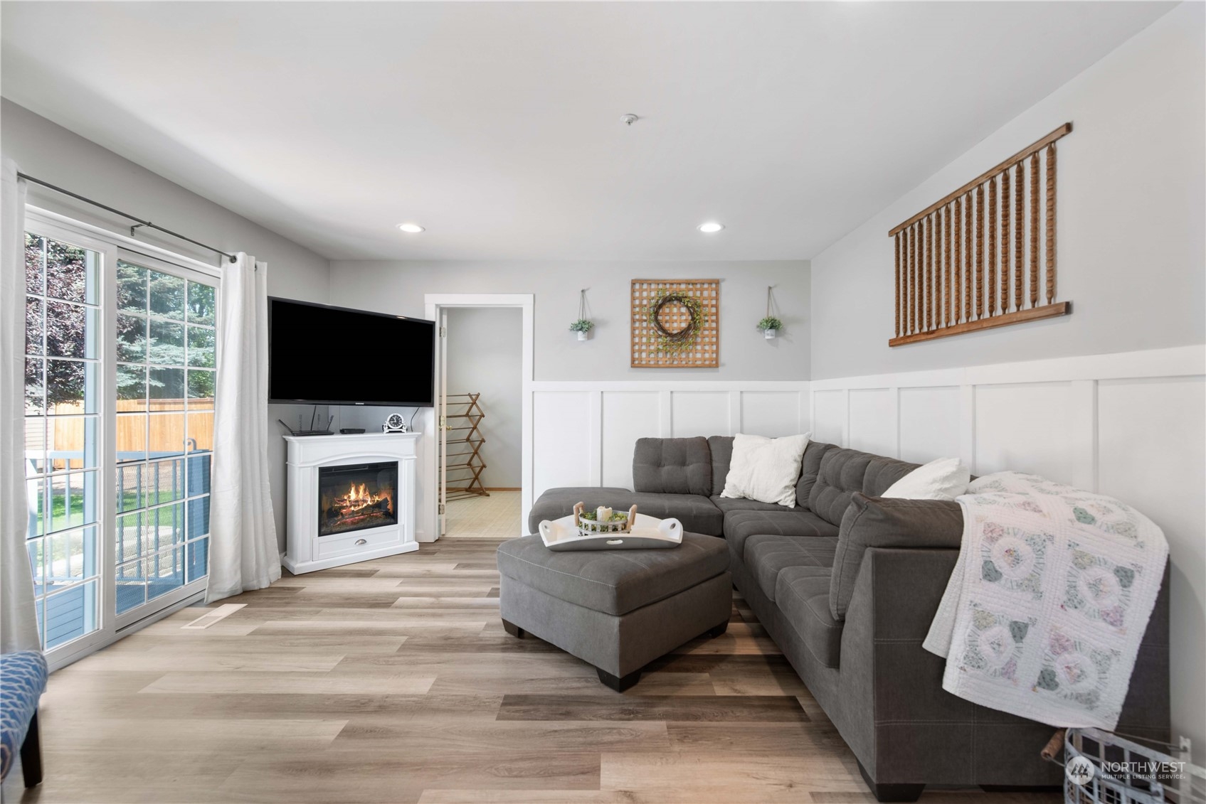 2403 Highland View Drive