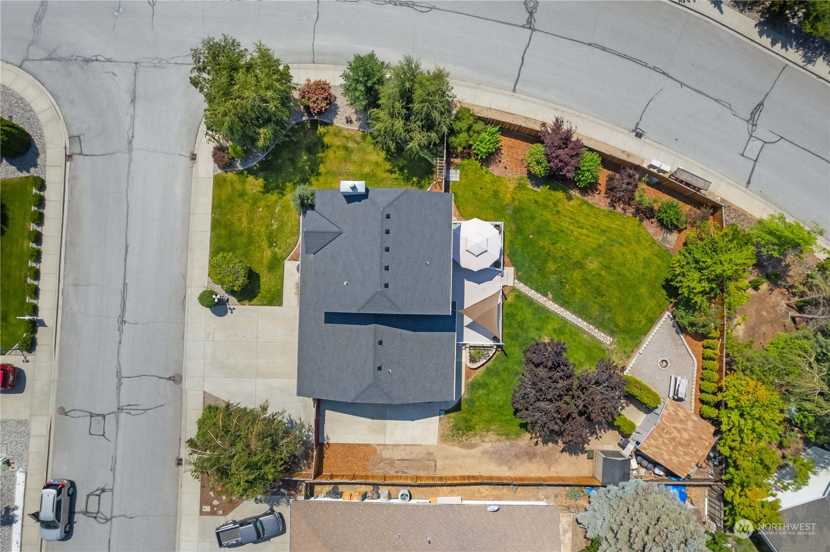 2403 Highland View Drive
