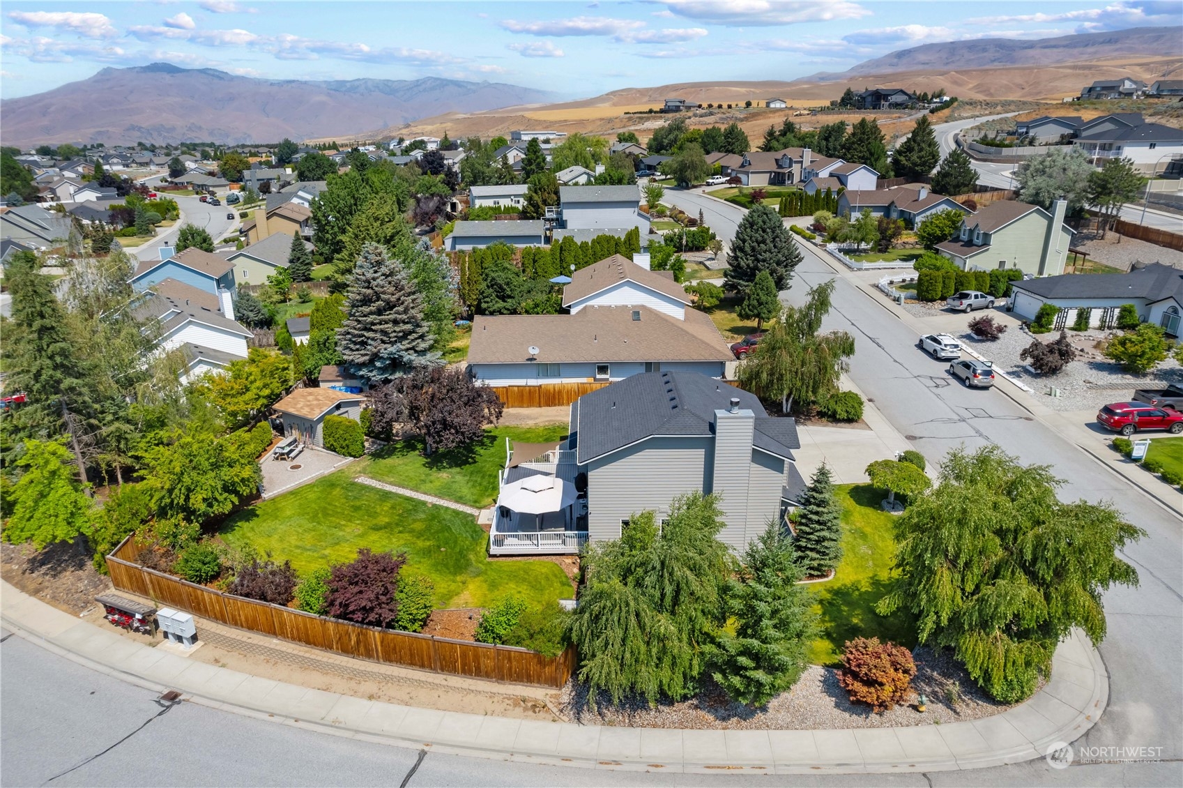 2403 Highland View Drive