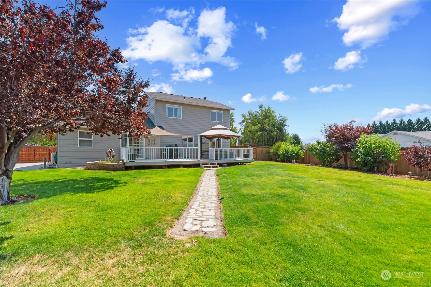 2403 Highland View Drive