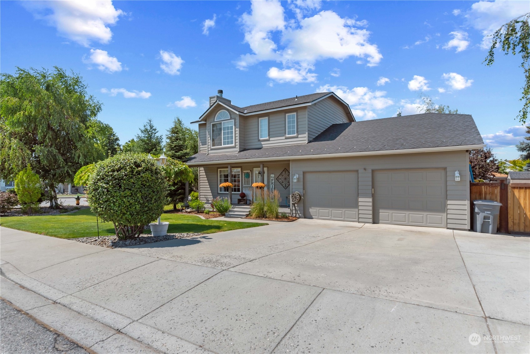 2403 Highland View Drive
