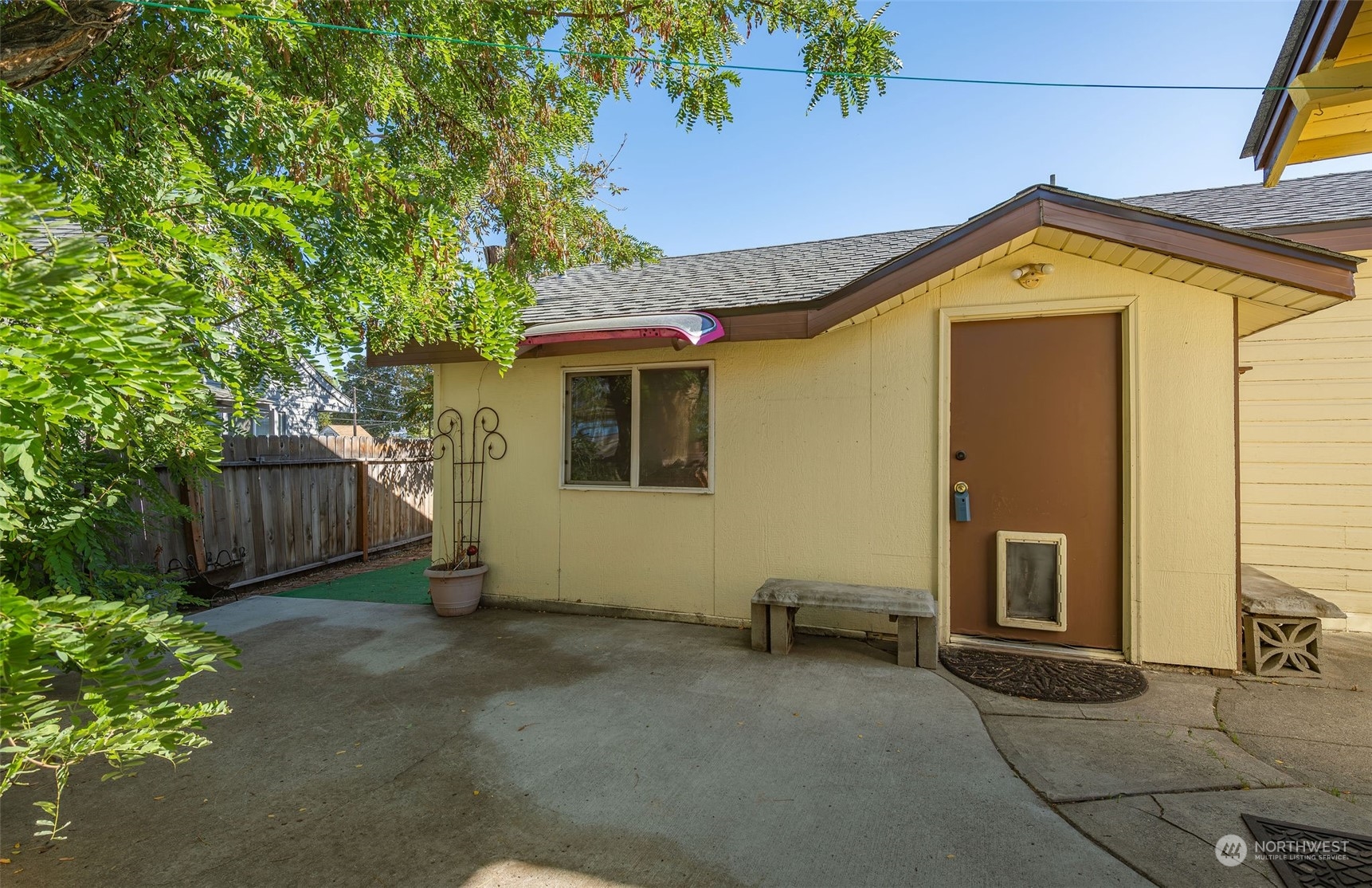 343 Malaga Avenue