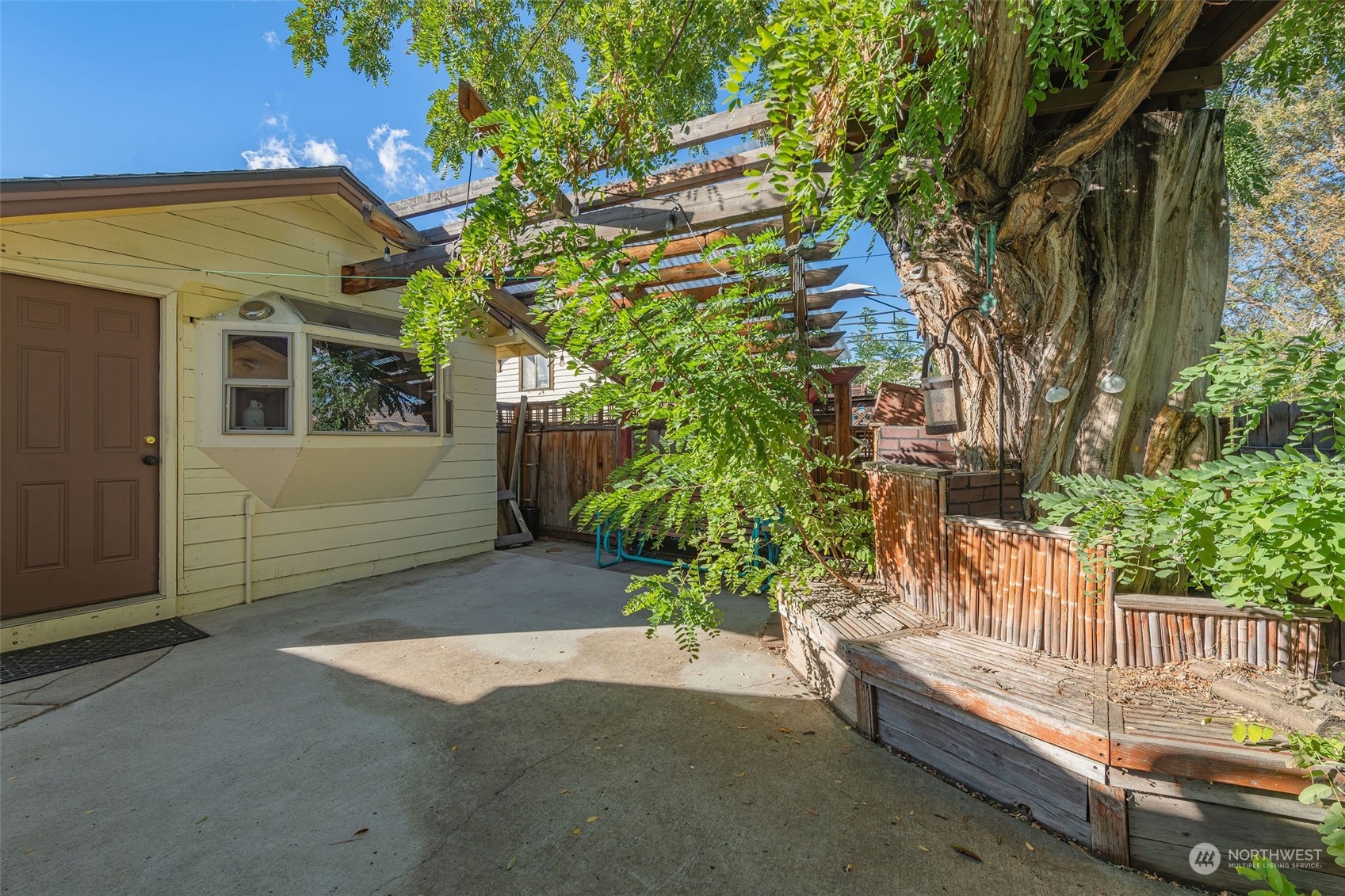 343 Malaga Avenue