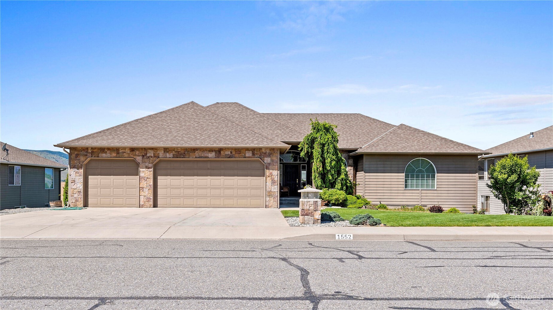 1552 Huntwood Lane