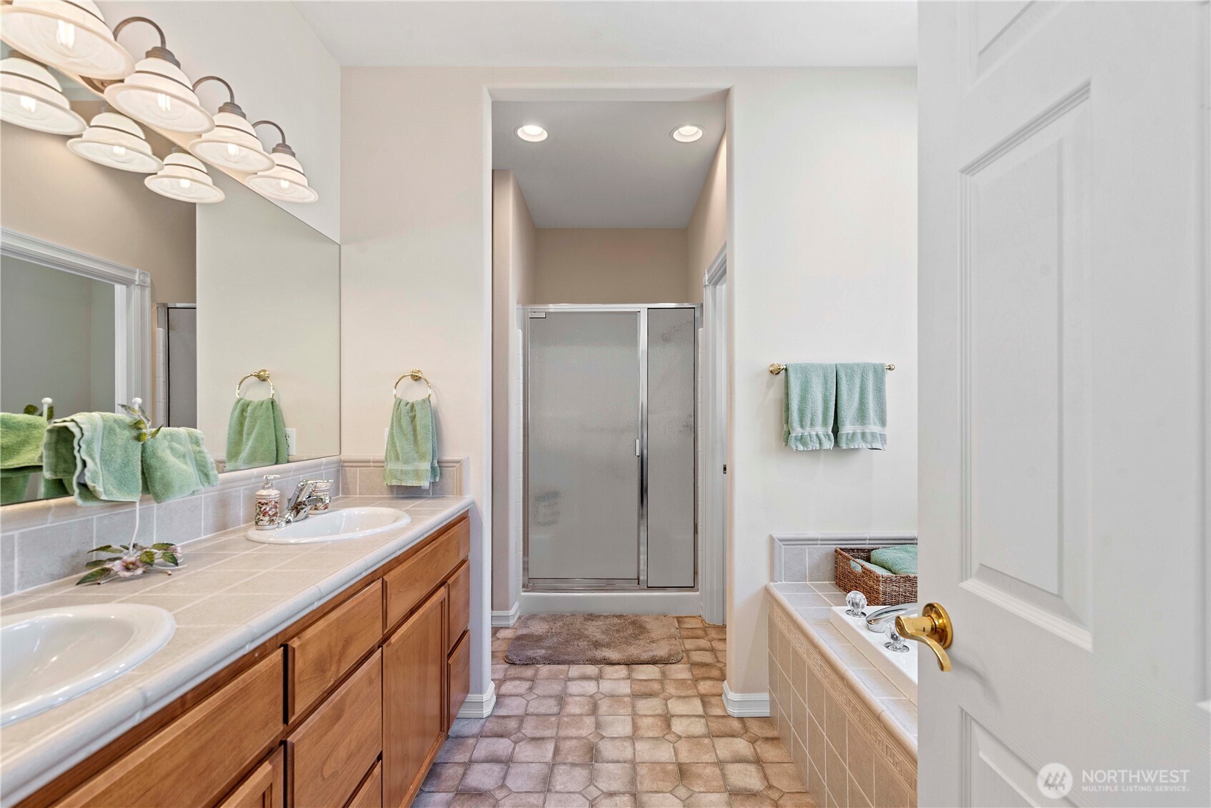 1552 Huntwood Lane