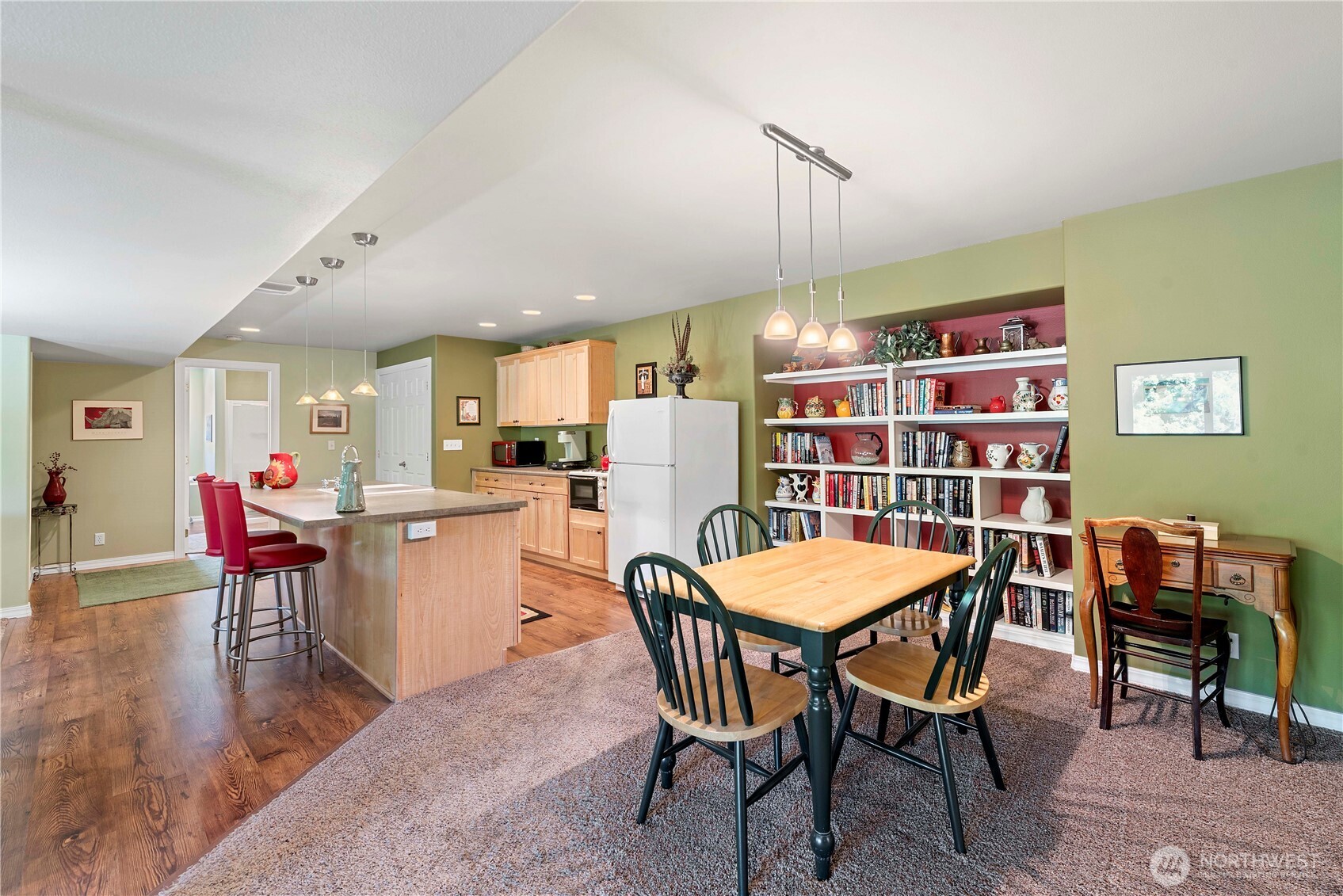 1552 Huntwood Lane