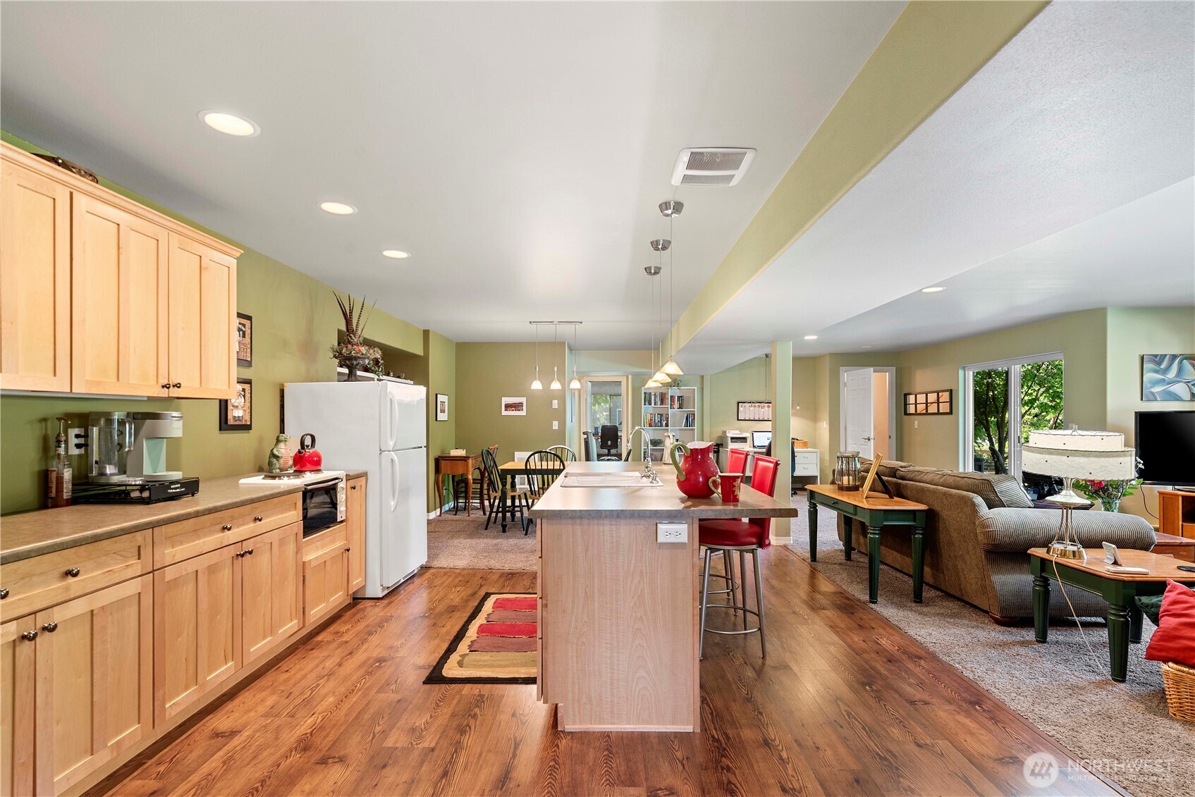 1552 Huntwood Lane