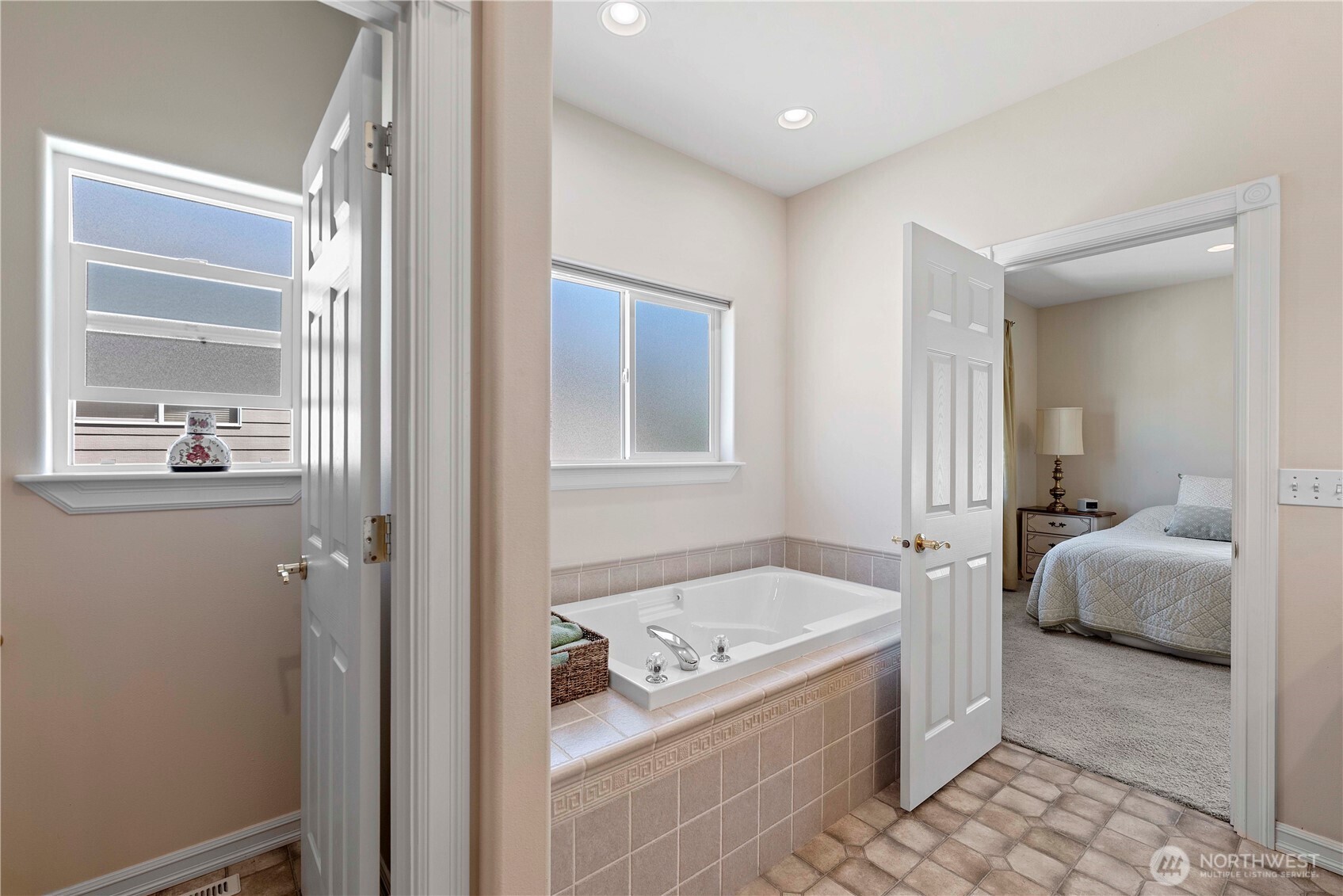 1552 Huntwood Lane